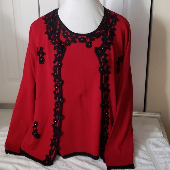 Set of two embroidered pieces - Picture 3 of 3